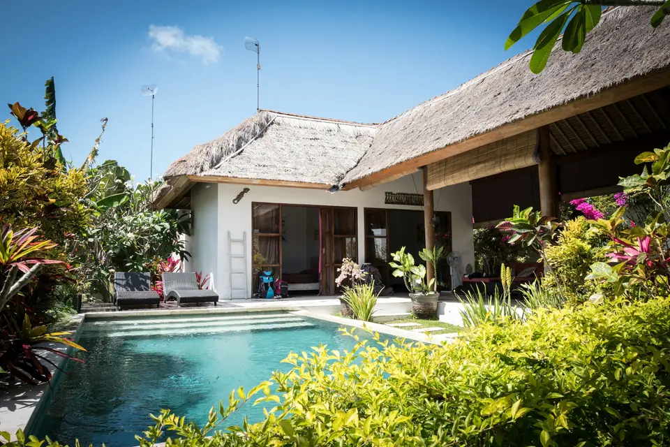Honeymoon photoshoot: an example frame from the portfolio